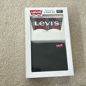Levi’s  infant  bodysuit and pants two-piece set size 6 months